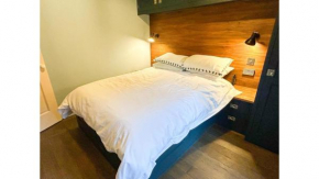 Unique 1BD with Large Private Patio Queen's Park